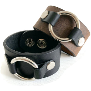 Wide cuff with Ring