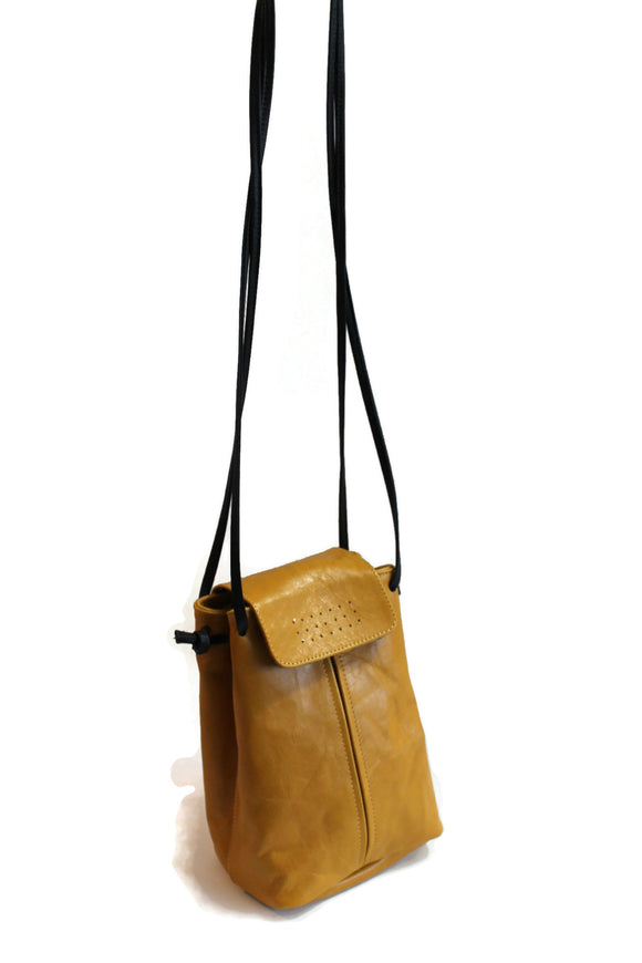 medium sized leather crossbody bag