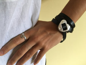 leather bracelet with swarovski crystal